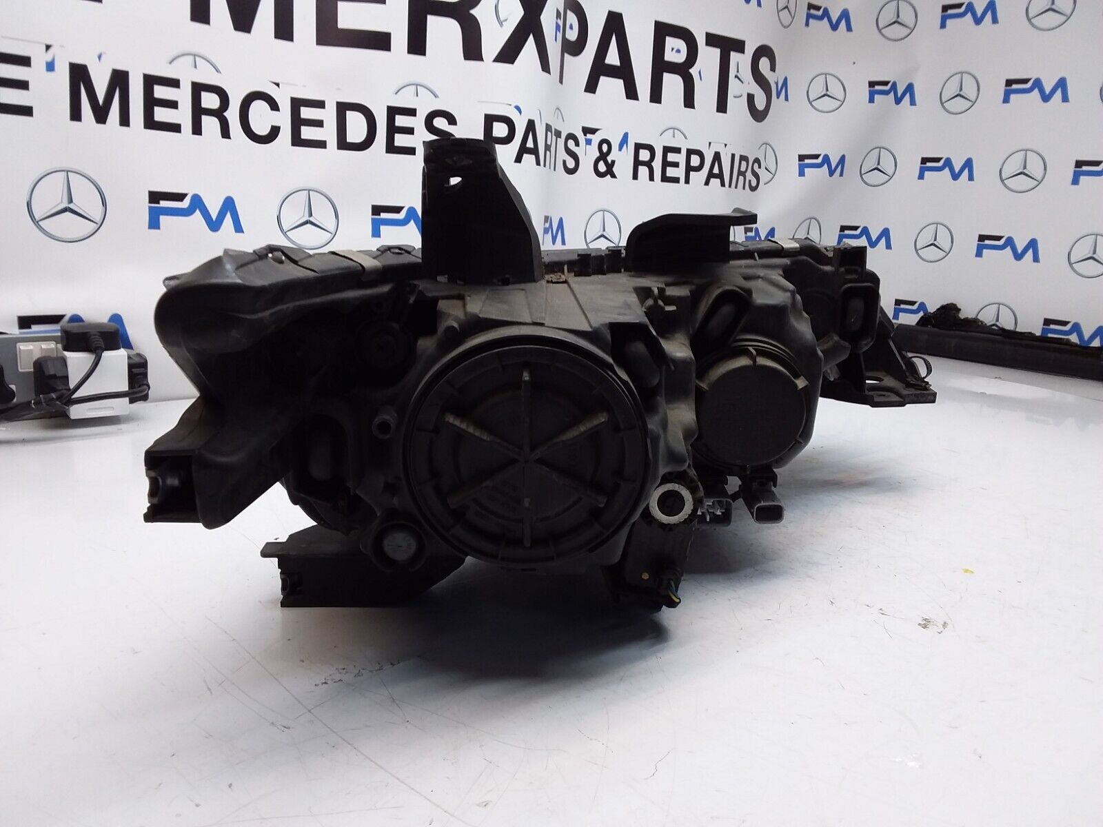 MITSUBISHI OUTLANDER MK3 2015 HEADLIGHT  PASSANGER SIDE LEFT L0094N087W FMH64