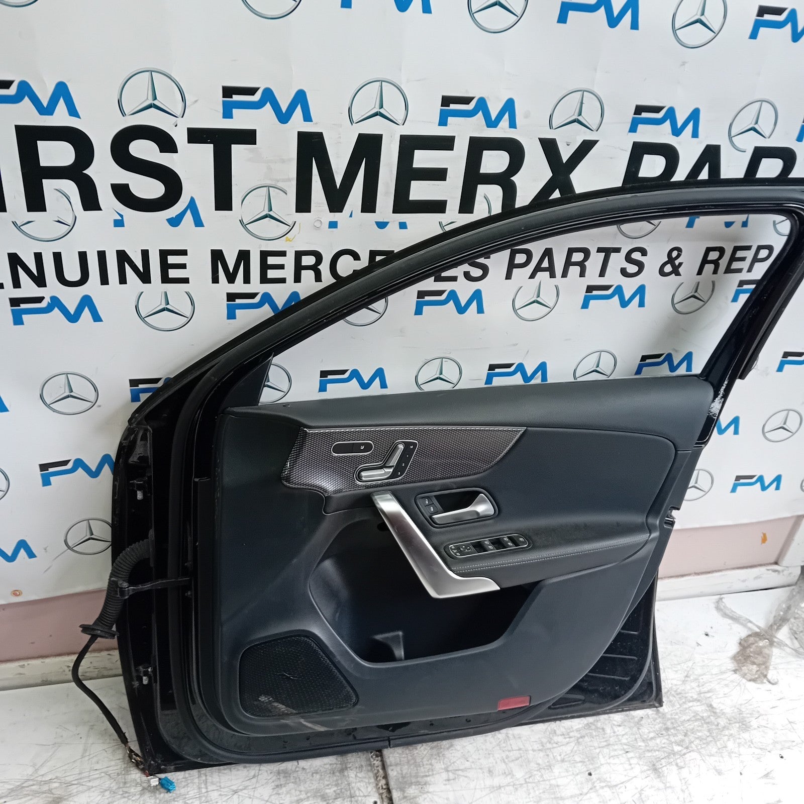 MERCEDES A-CLASS W177 SLN DRIVER FRONT DOOR OSF SILVER 2018 ON COMPLETE FMD298