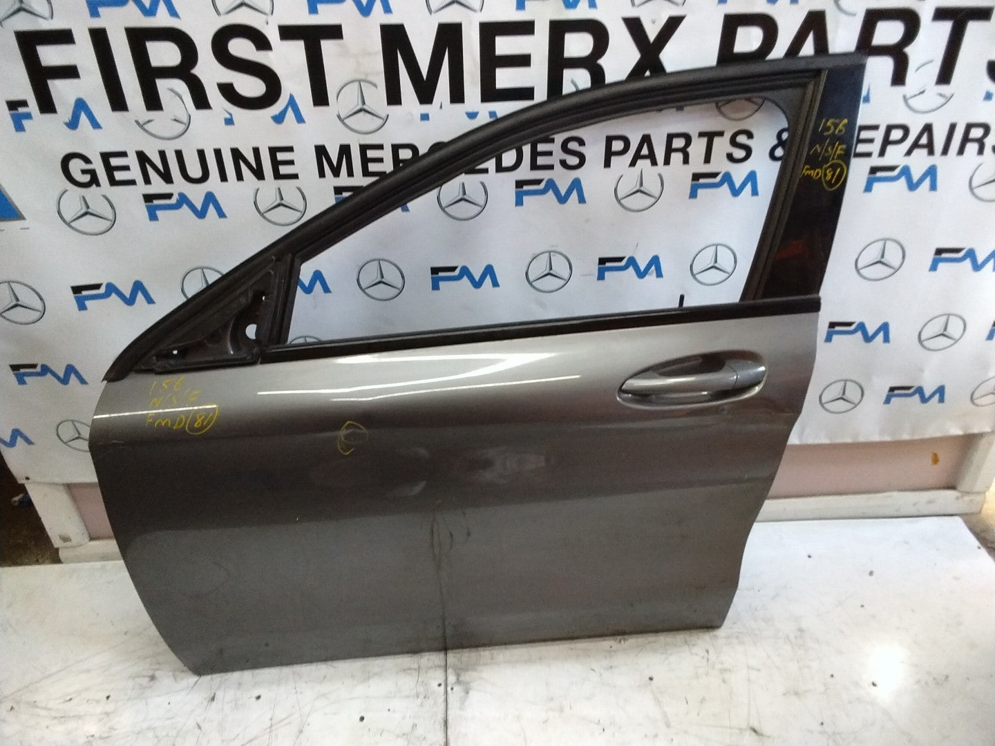 MERCEDES BENZ GLA W156 PASSENGER SIDE FRONT DOOR N/S/F GREY & BLUE FMD81
