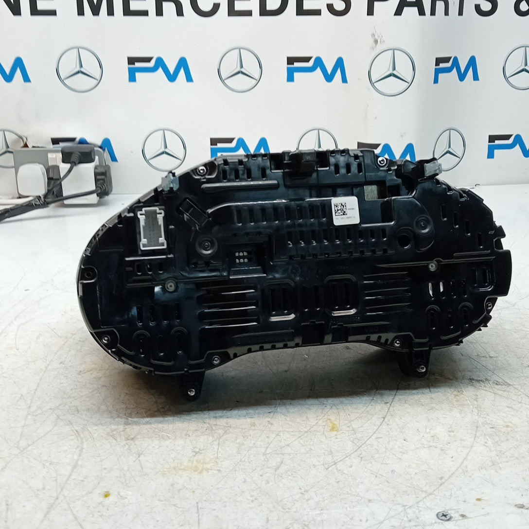 MERCEDES C-CLASS W205 SPEEDOMETER INSTRUMENT CLUSTER  A2059007033 FM001652