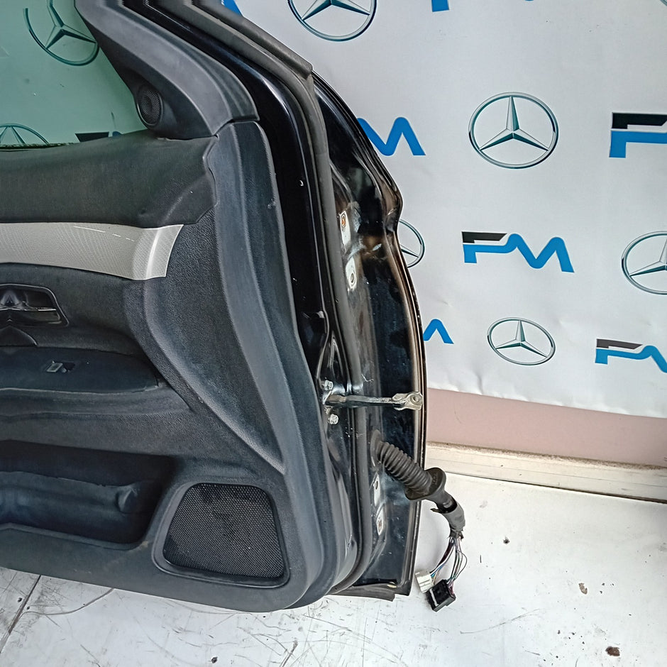 MITSUBISHI OUTLANDER  PASSENGER SIDE FRONT DOOR N/S/F COMPLETE BLACK FMD47