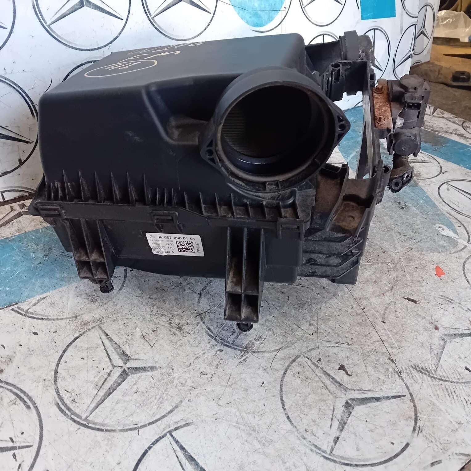 MERCEDES BENZ A-CLASS W176 1.5 DIESEL AIR FILTER BOX HOUSING  A6070900101