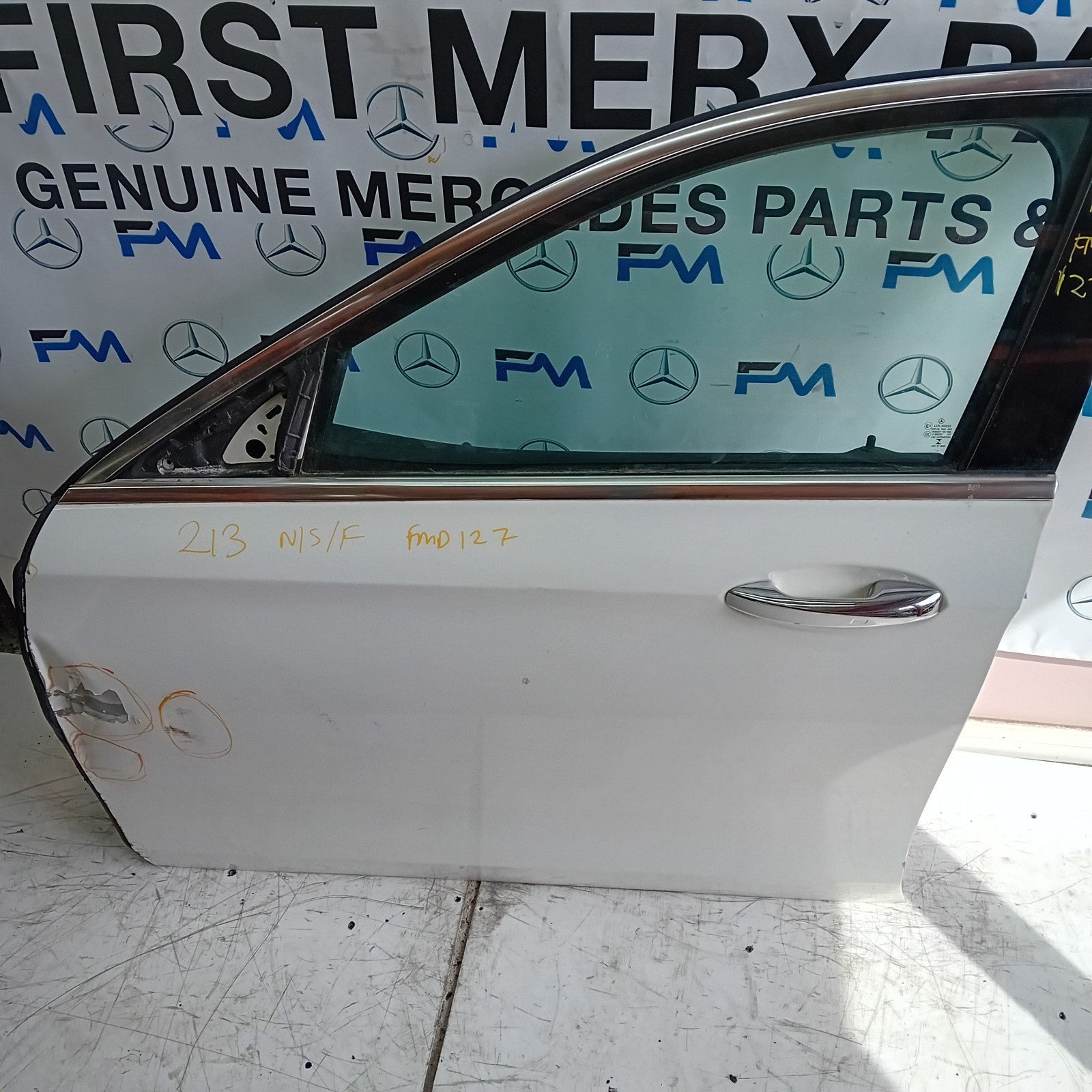 MERCEDES BENZ E-CLASS W213 PASSENGER SIDE FRONT DOOR N/S/F WHITE FMD127