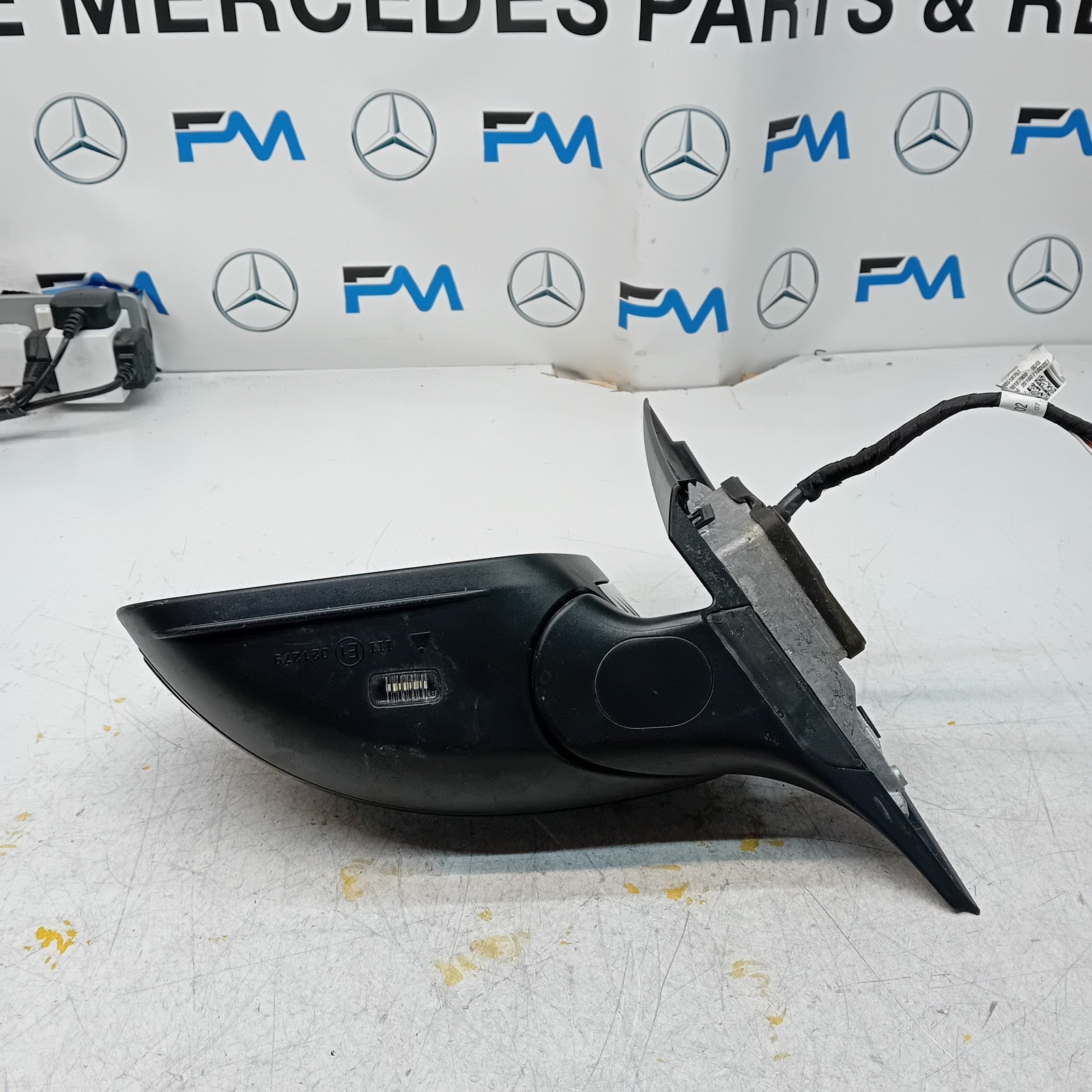 MERCEDES C-CLASS  W205 PASSENGER SIDE WING MIRROR A2058104702 BLACK PL FMM37