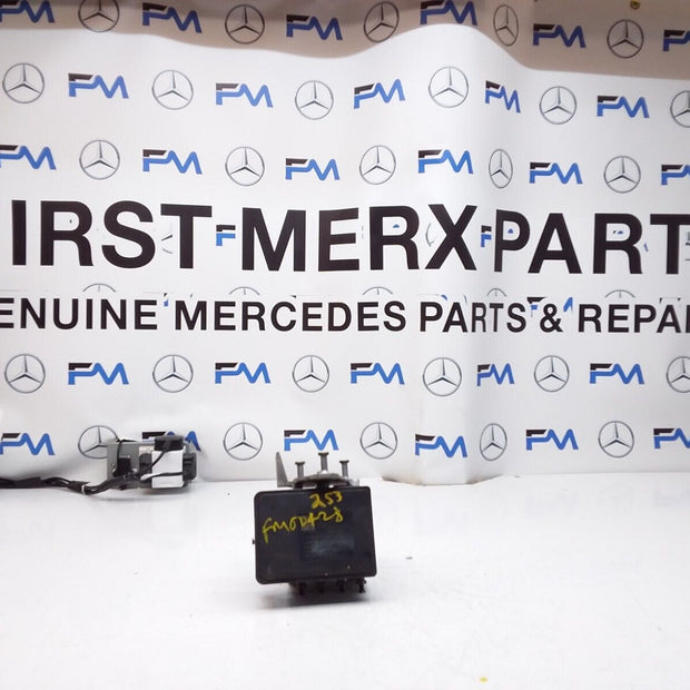 MERCEDES C-CLASS W205 ABS PUMP MODULE CONTROL UNIT A2539011400 FM00428