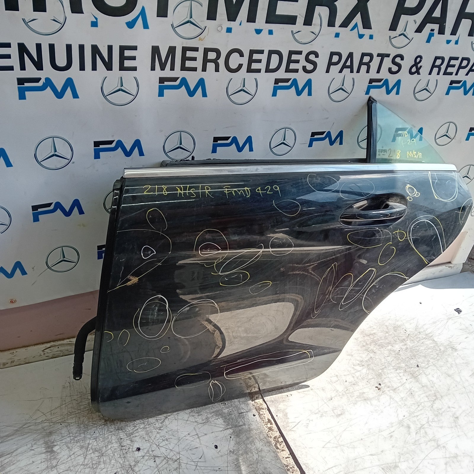 MERCEDES CLS W218 COUPE PASSENGER REAR DOOR NSR BLACK 2011-17 COMPLETE FMD429