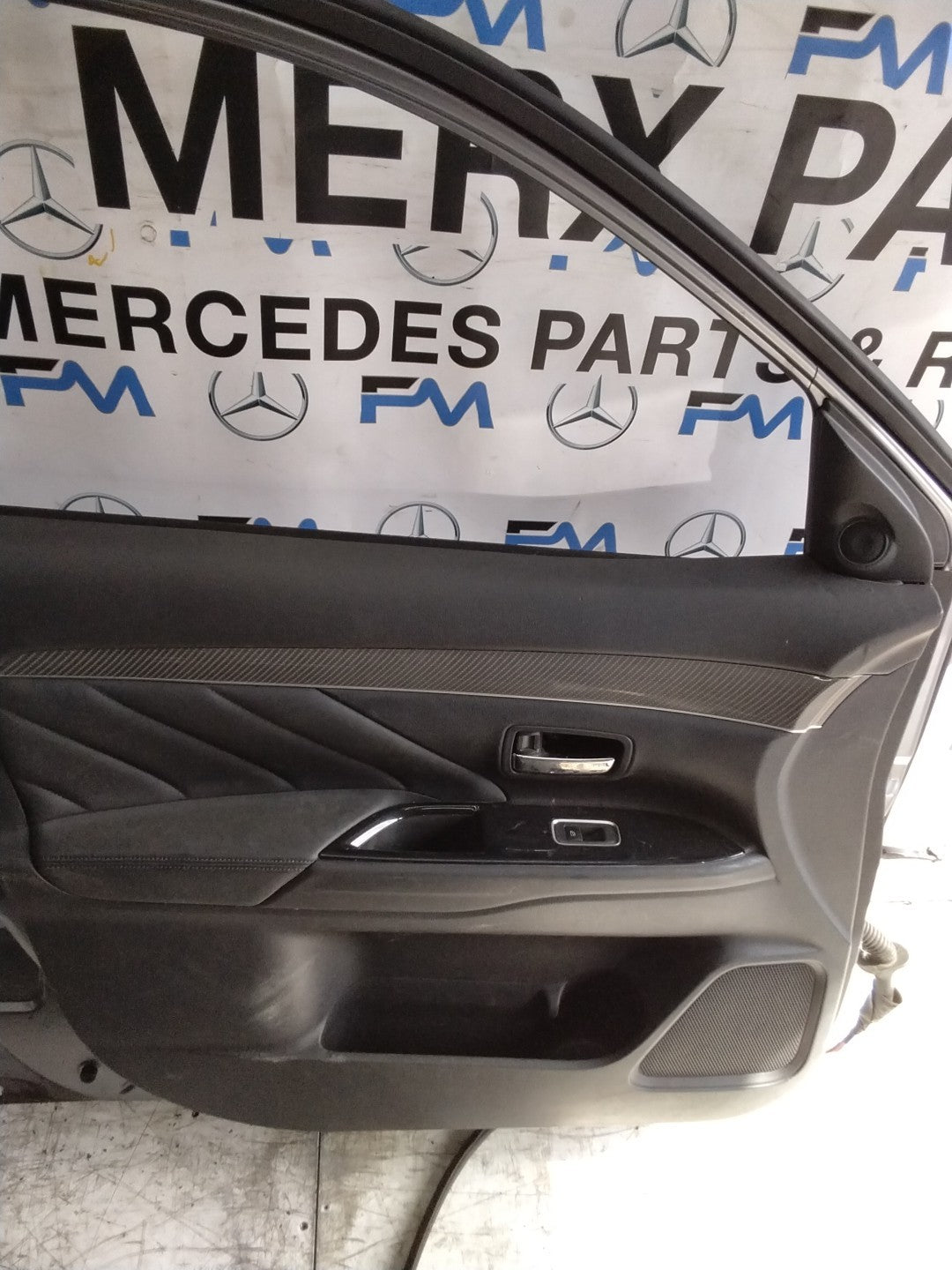 MITSUBISHI OUTLANDER MK3 PASSENGER FRONT DOOR NSF GREY ON COMPLETE FMD310