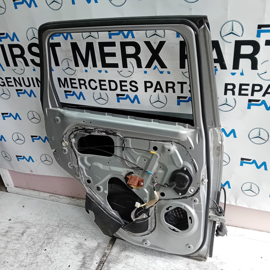 MITSUBISHI OUTLANDER MK3 PASSENGER REAR DOOR NSR BLACK 2013 FMD402