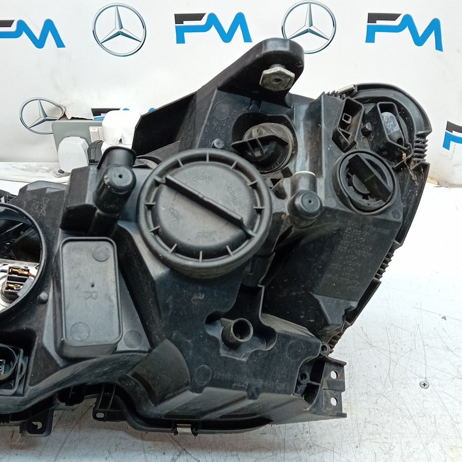 MERCEDES BENZ C-CLASS W204 DRIVER SIDE OS HEADLIGHT 2012 FMH193