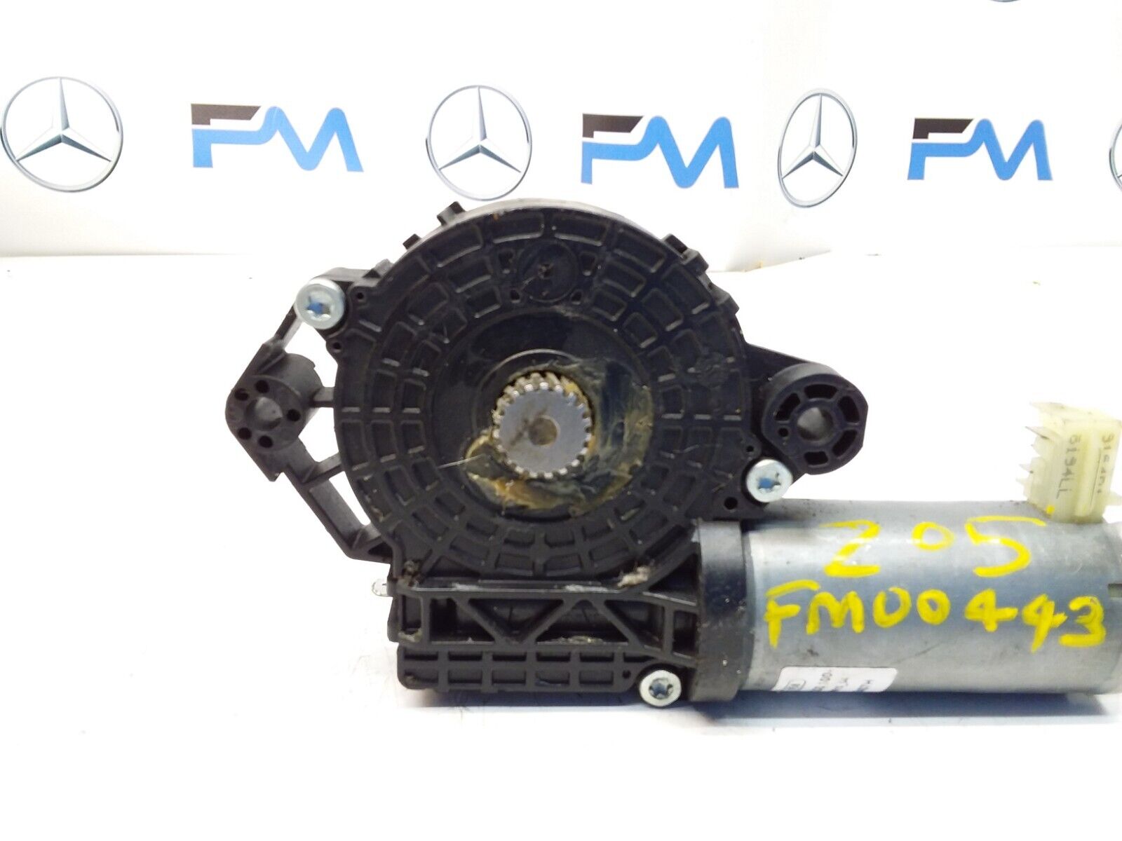 MERCEDES C-CLASS W205 2018 SUNROOF MOTOR  0390200100 FM00443