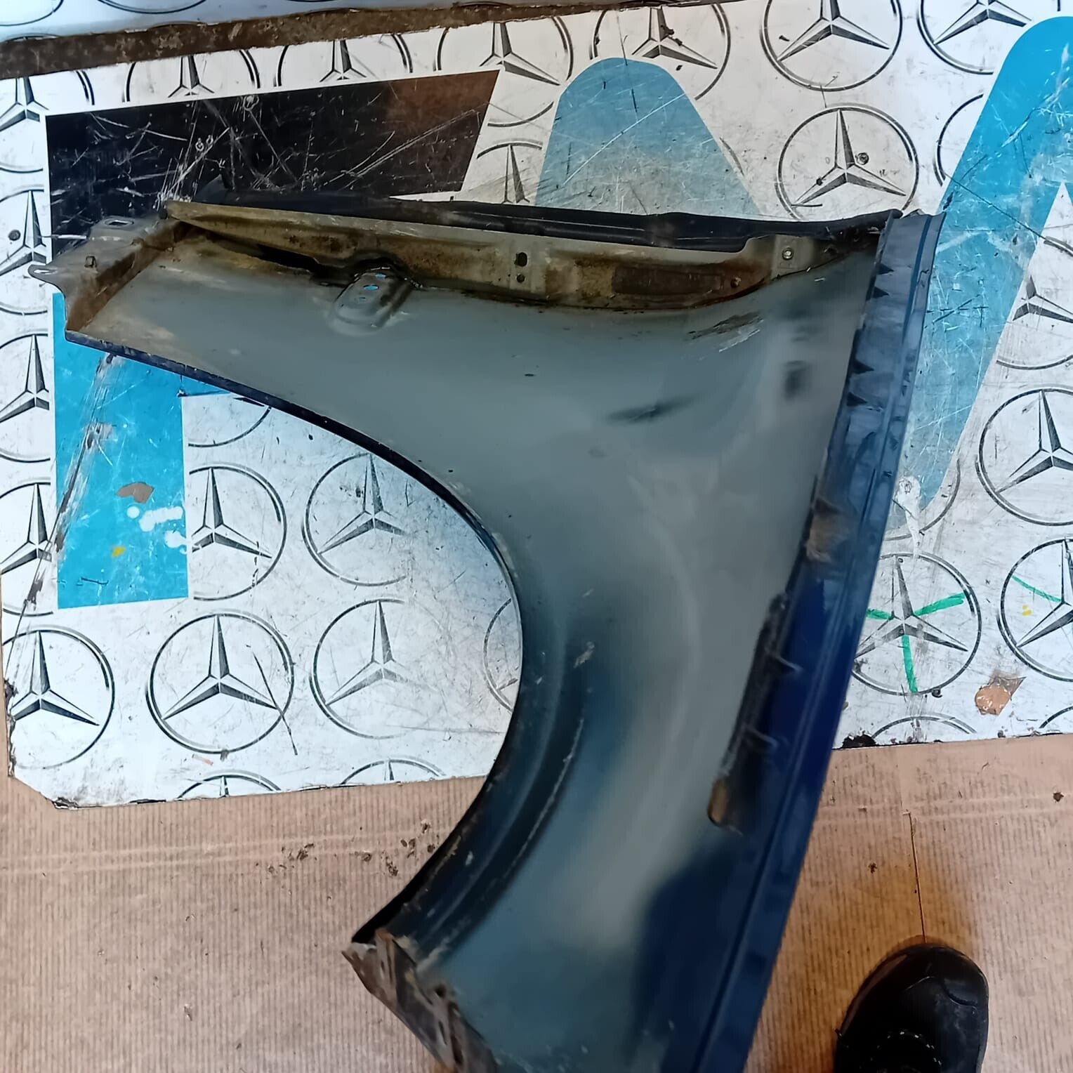 MERCEDES BENZ C-CLASS W203 2001-2007 FRONT PASSENGER SIDE ( NEAR SIDE ) WING