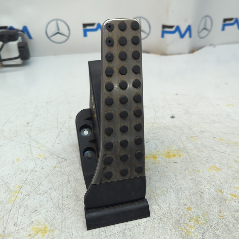 MERCEDES S CLASS W222 ACCELERATOR THROTLE PEDAL A2223001100 FM001425