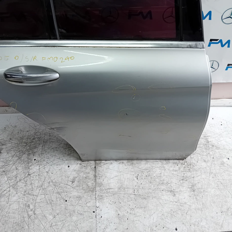 MERCEDES C-CLASS W205 SALOON DRIVER REAR DOOR OSR SILVER 2014 ON COMPLETE FMD240