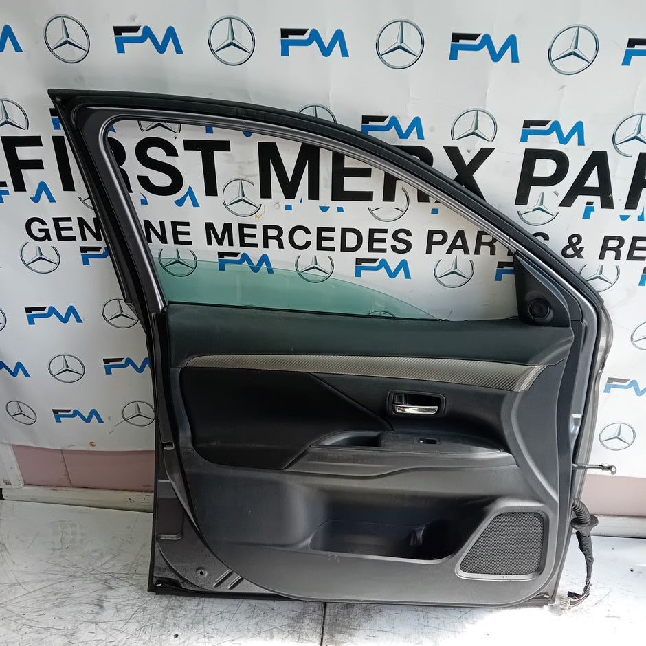 MITSUBISH OUTLANDER MK3 PASSENGER FRONT DOOR NSF GREY 2013 COMPLETE FMD189