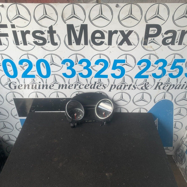MERCEDES GLA CLASS SPEEDOMETER INSTRUMENT CLUSTER X156 2013 - 2020 A1569009603