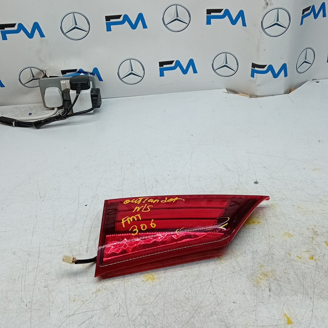 MITSUBISHI OUTLANDER MK3 PASSENGER SIDE LEFT REAR INNER TAIL LIGHT 2013 FMT306