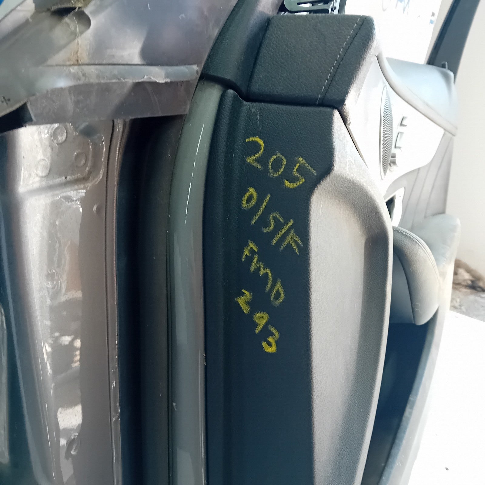 MERCEDES C-CLASS W205 DRIVER FRONT DOOR OSF SILVER 2014 ON COMPLETE FMD293