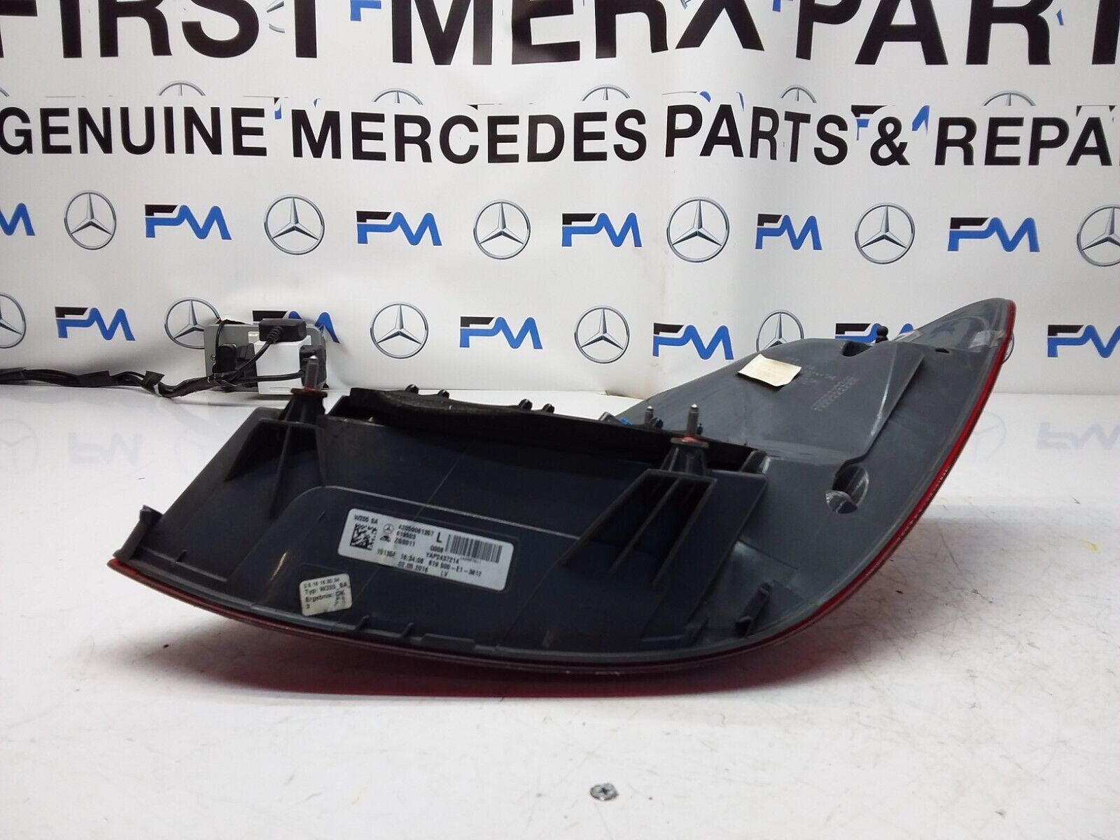 MERCEDES  C CLASS W205 REAR PASSENGER SIDE LED LIGHT A2059061357 FMT16 2016