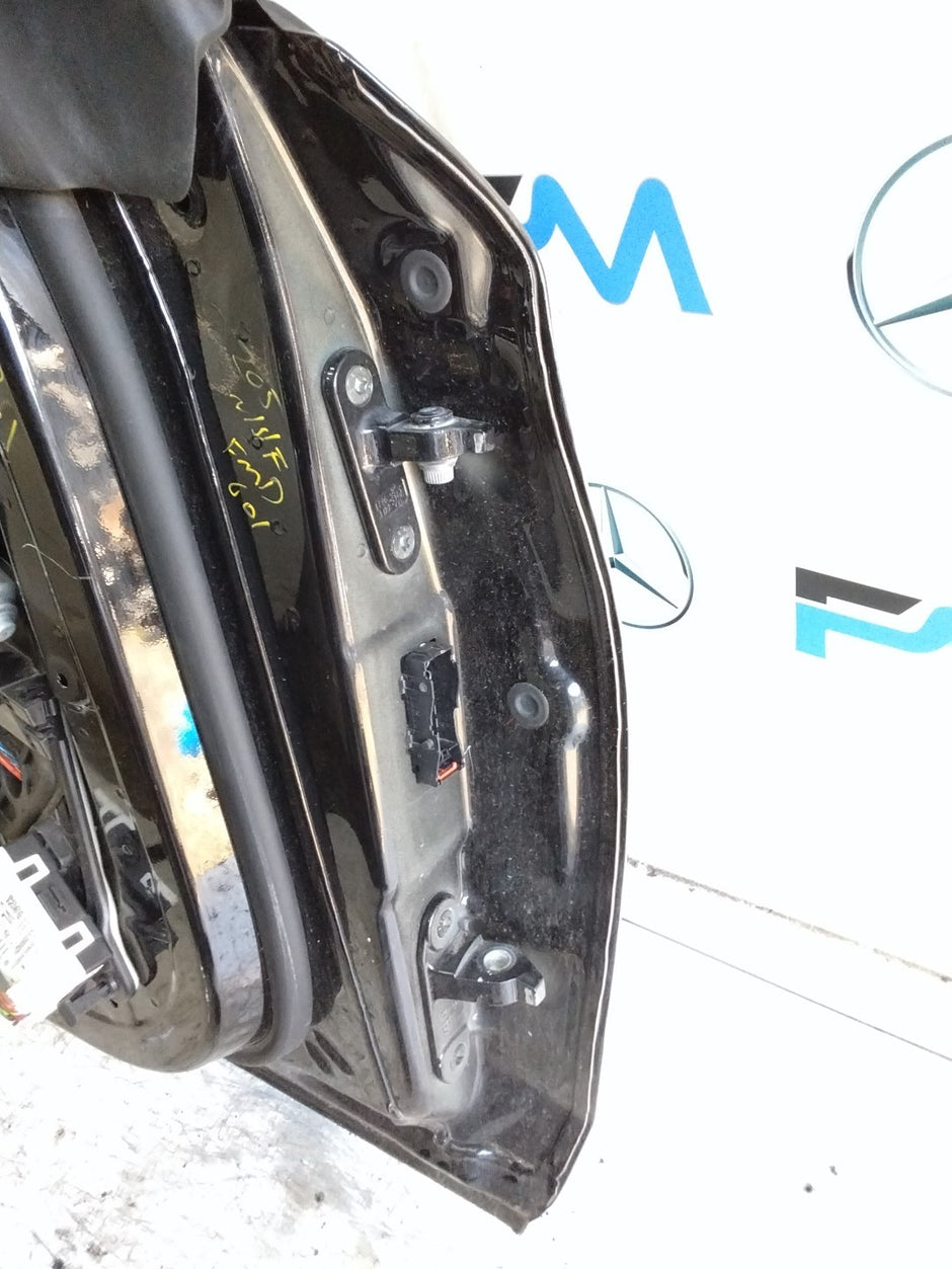 MERCEDES BENZ  C-CLS W205  PASSENGER FRONT DOOR NSF BLACK 2014-21  FMD601