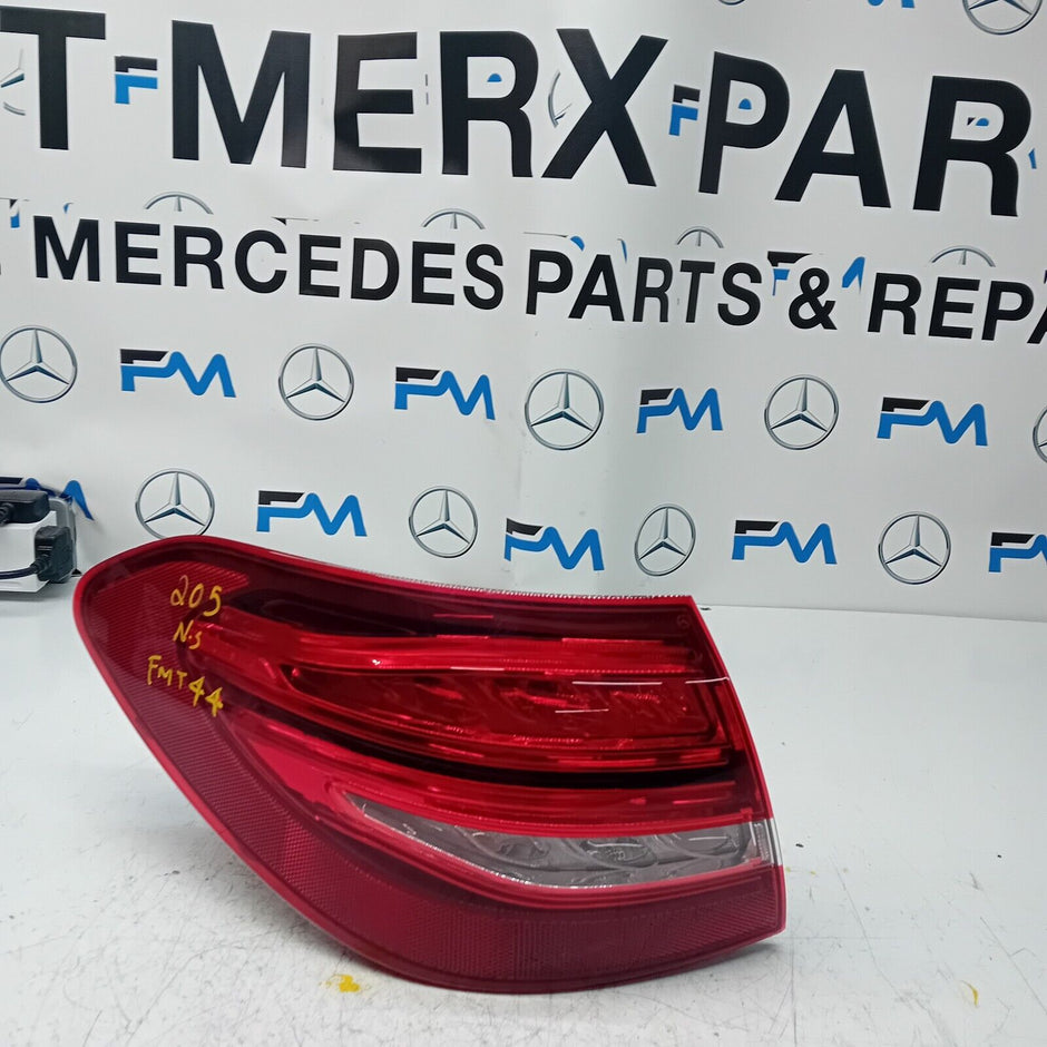 MERCEDES C-CLASS W205 COUPE 2014 REAR PASSENGER N/S TAIL LIGHT A2059065100 FMT44