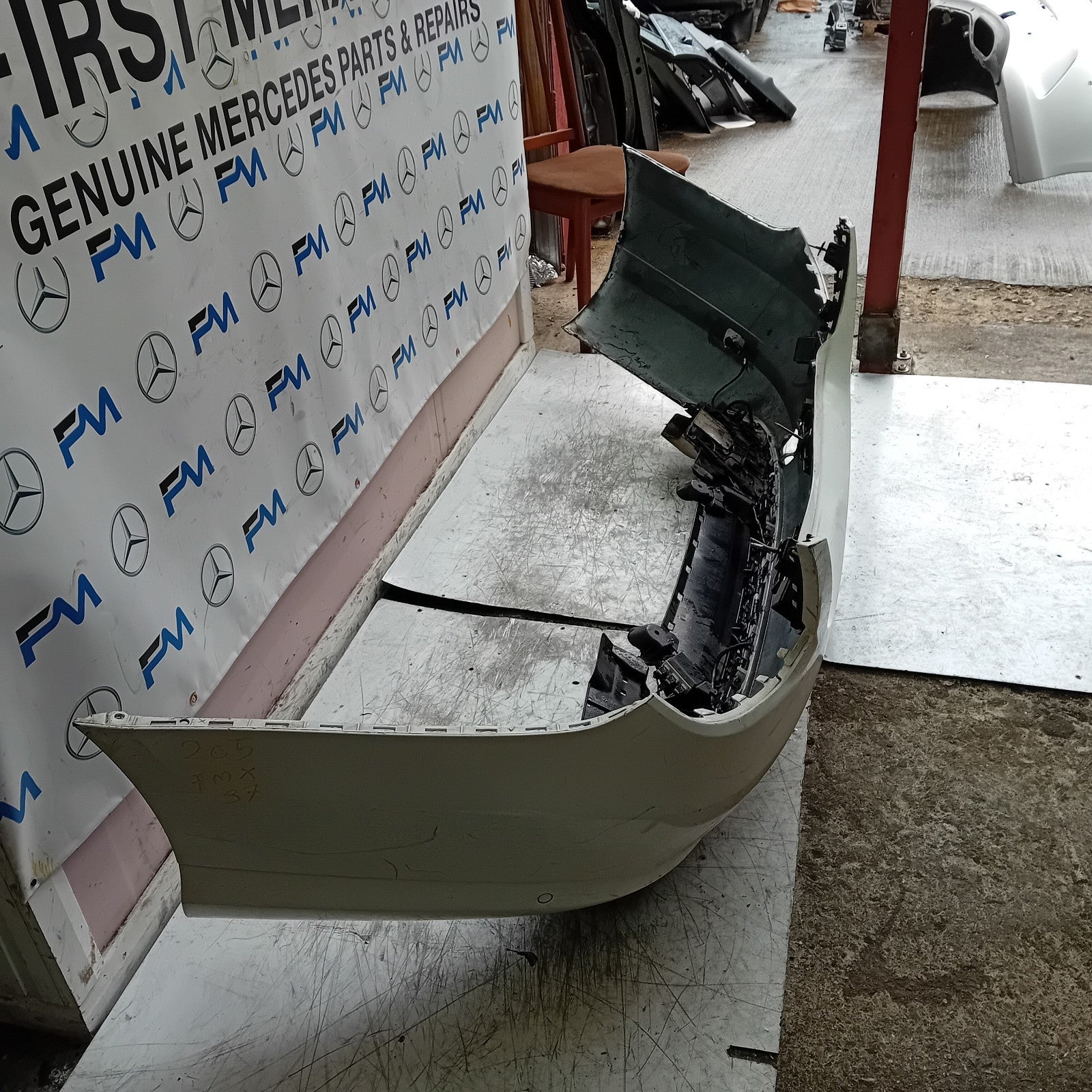 MERCEDES C-CLASS W205 SLN REAR BUMPER 2014 ON WHITE COMPLETE A2058850138 FMX37