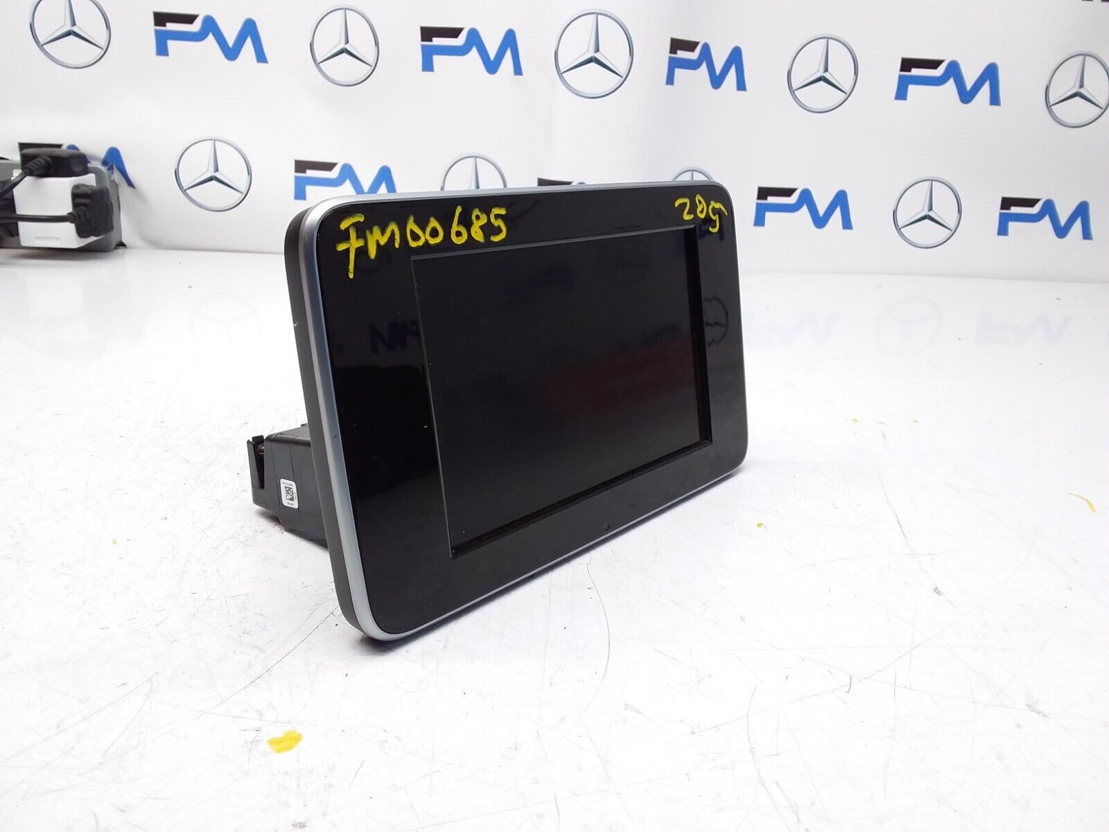 MERCEDES C-CLASS W205 2016 SAT NAV MULTIMEDIA SCREEN A2059004113 FM00685