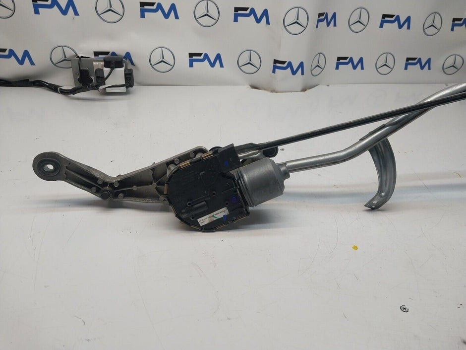 14-21 MERCEDES C CLASS WINDSCREEN WIPER MOTOR & LINKAGE FRONT A2058200940FM00219