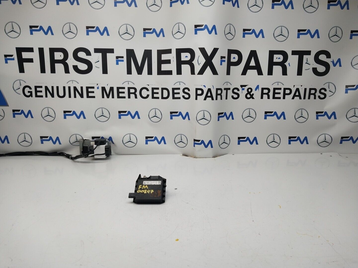 Mercedes W213 W205 W218 W238 W253 Negative Battery Tray Clamp A0009061505FM00247
