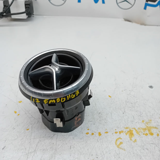 MERCEDES CLA-CLASS W117 DASHBOARD AIR VENT CENTRE SIDE 2017 A1178300354 FM001167