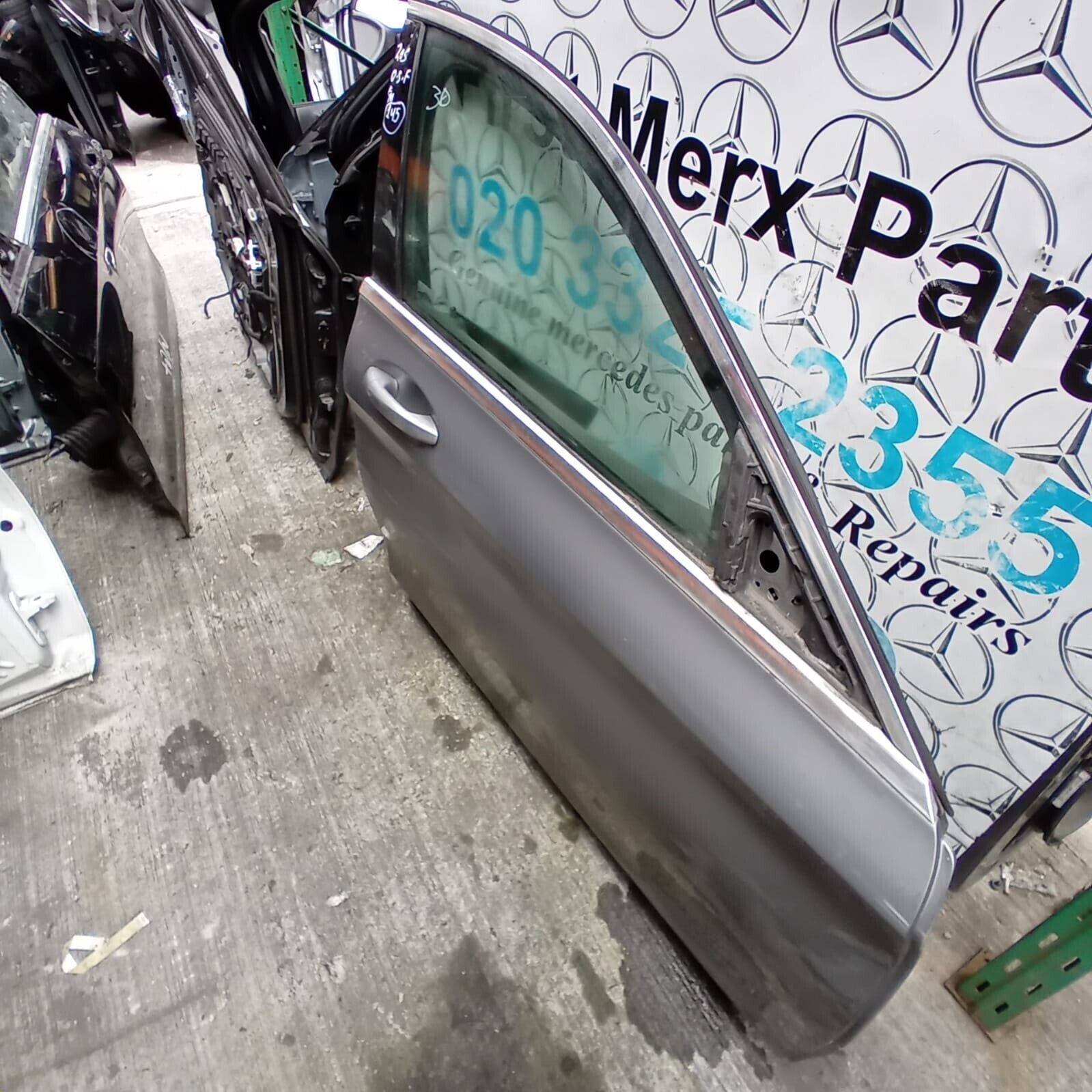 MERCEDES BENZ C-CLASS  W205  DRIVER SIDE FRONT DOOR ( OFF SIDE FRONT )