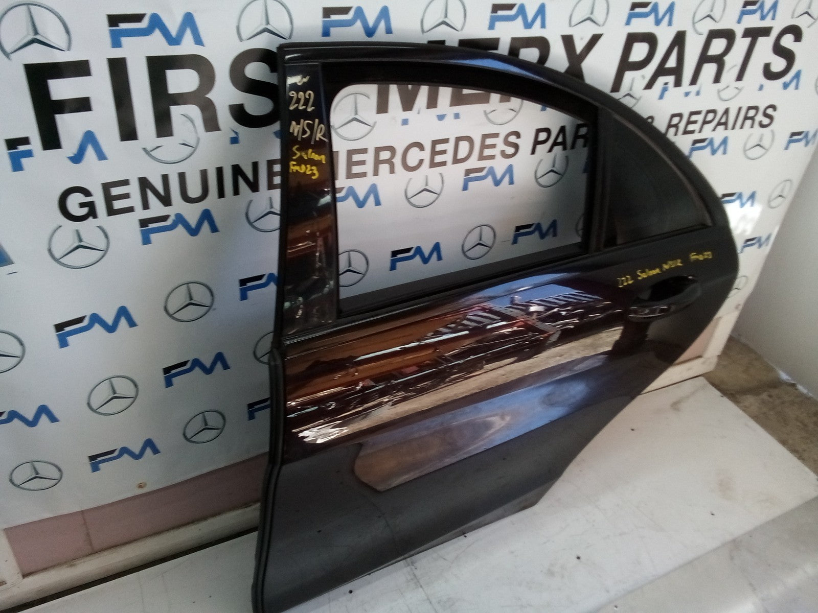 MERCEDES S CLASS W222 SALOON PASSENGER REAR DOOR (NEAR SIDE REAR) BLACK FMD23