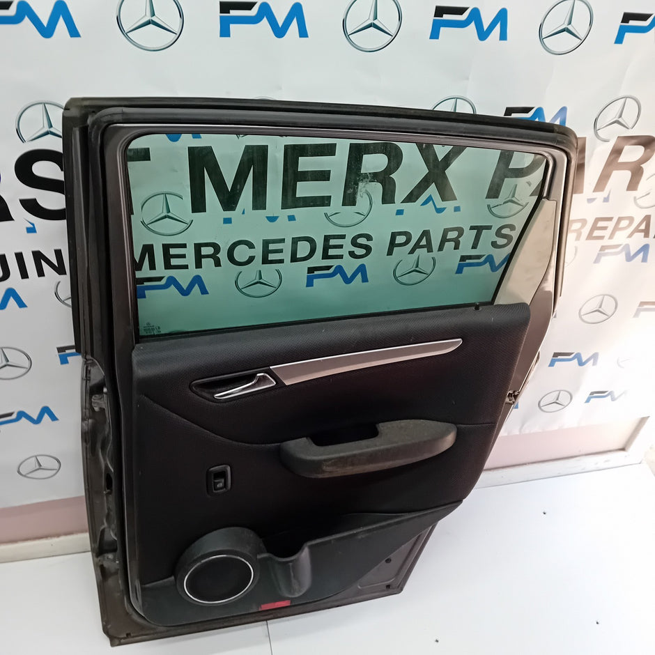 MERCEDES BENZ B-CLASS  W245  DRIVER SIDE REAR DOOR ( OFF SIDE REAR ) FM02