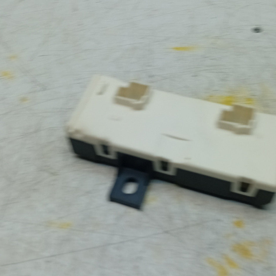 MERCEDES E-CLASS TAILGATE CONTROL MODULE W213 A2139004711 2016 ON FM001319