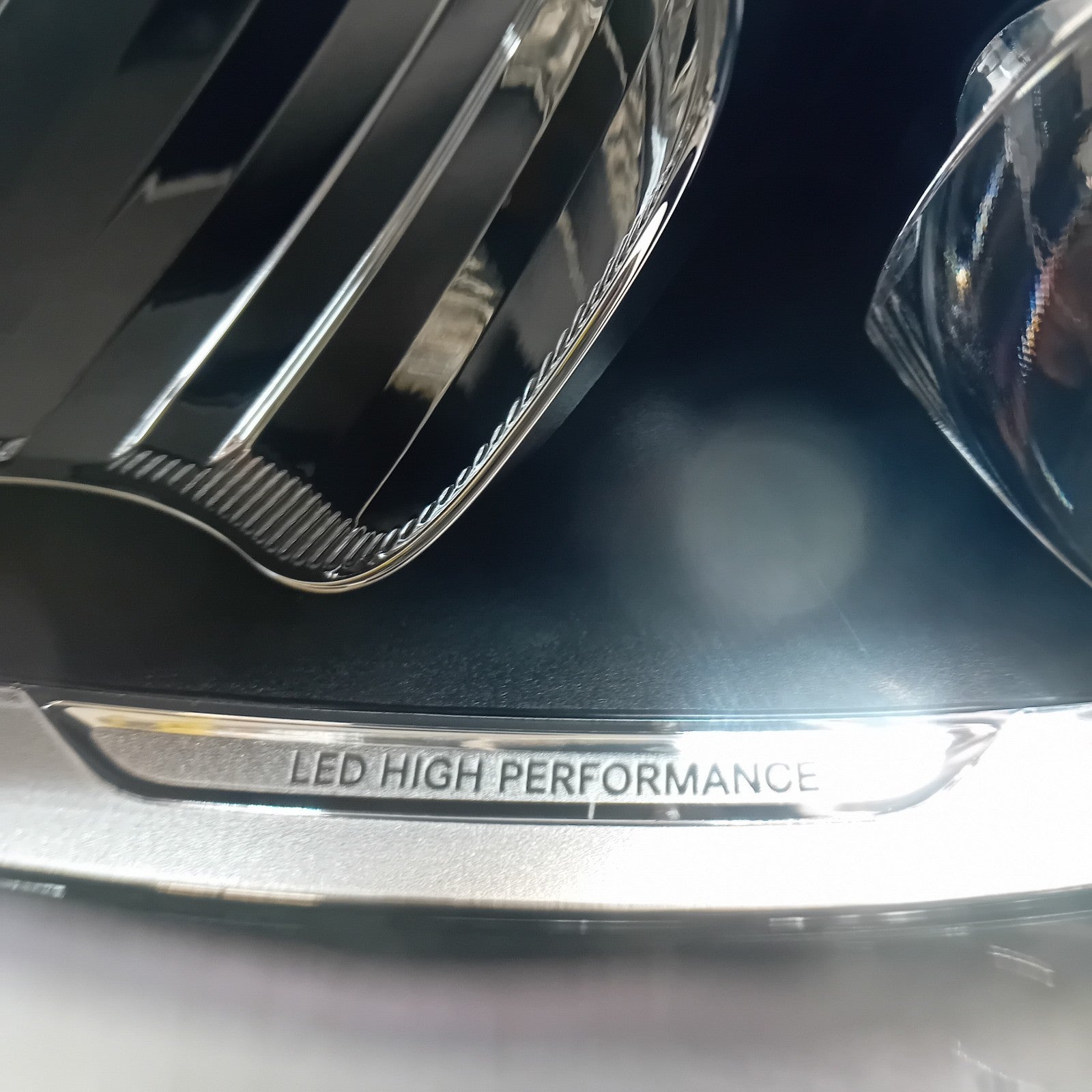 MERCEDES C-CLASS W205 PASSENGER  HIGH PERFORM HEADLIGHT A2059062704 20l4 FMH189