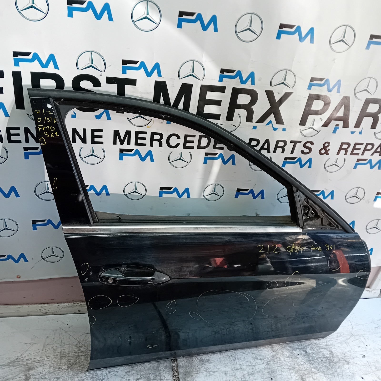 MERCEDES E-CLASS W212 SLN DRIVER FRONT DOOR OSF 2009-16 BLACK COMPLETE FMD361