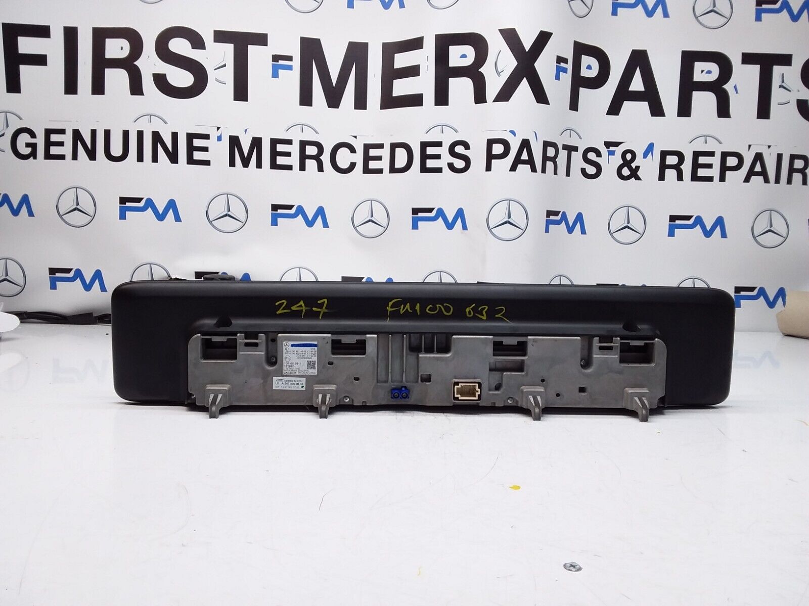 MERCEDES B-CLASS W247 DISPLAY SCREEN INSTRUMENT CLUSTER A2479003804 FM00632