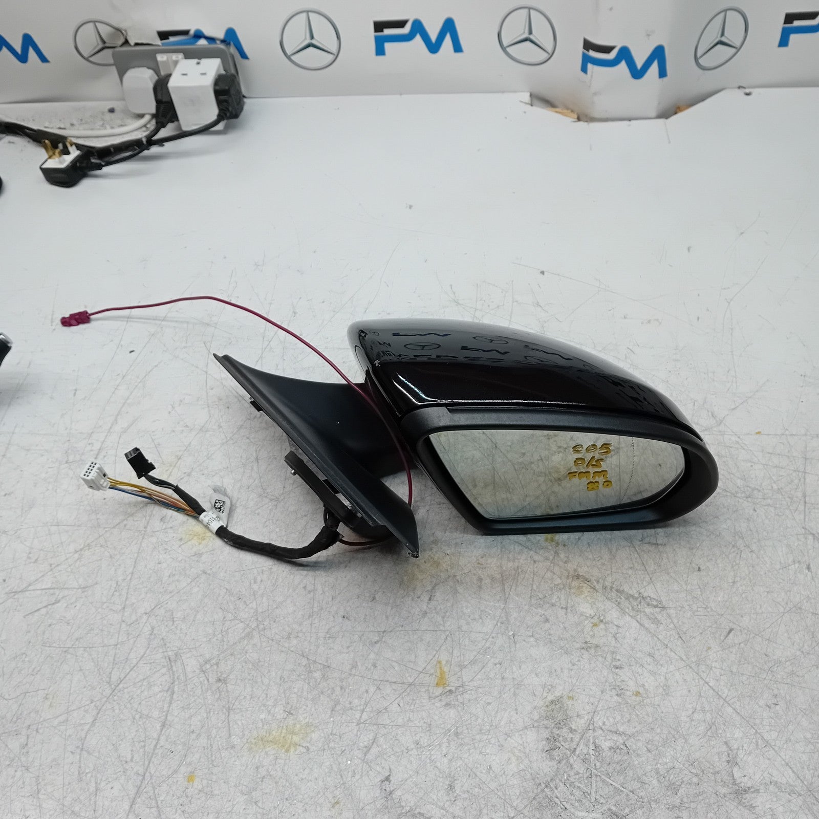MERCEDES BENZ  C-CLASS W205 DRIVER WING MIRROR OS BLACK PL A2058104402 FMM80