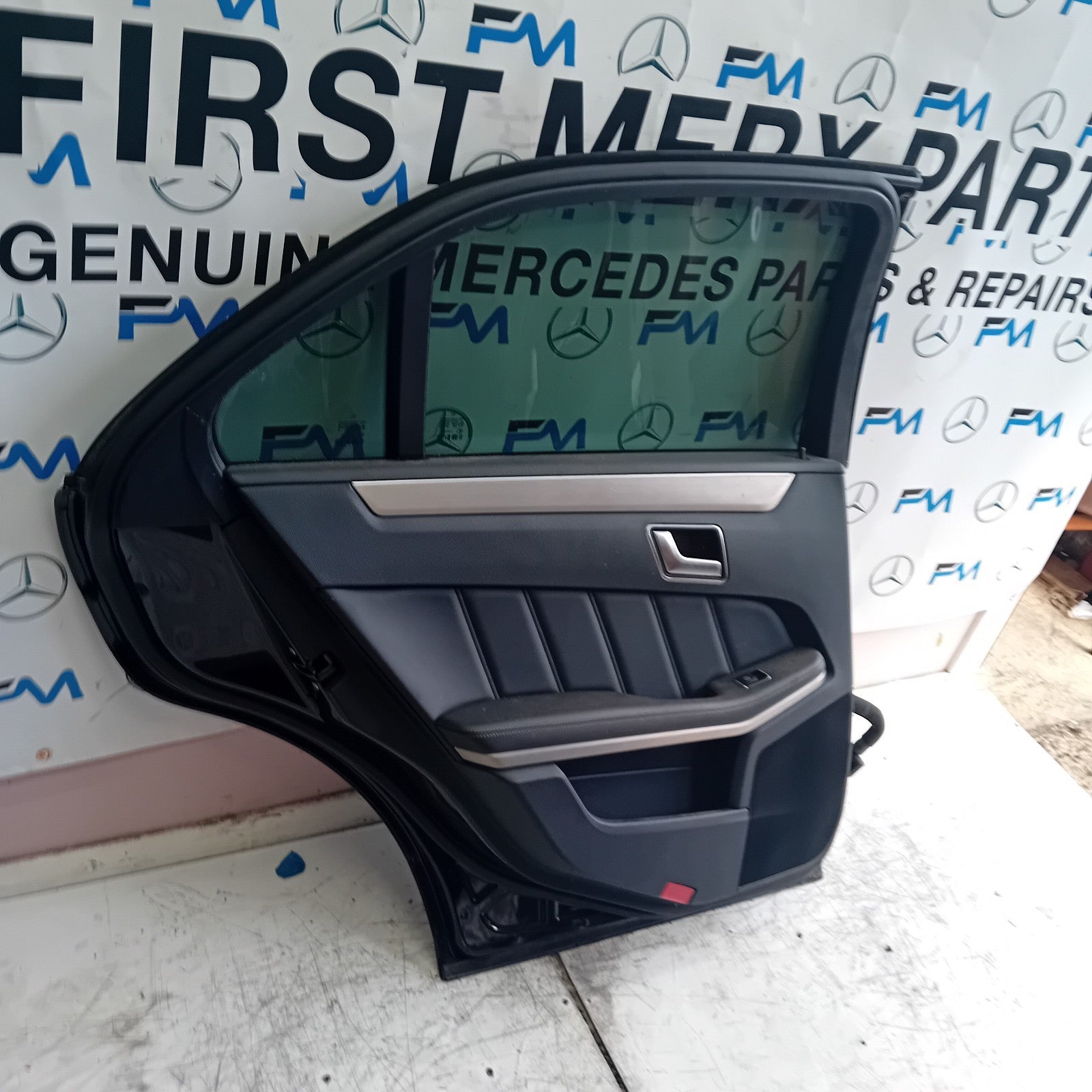MERCEDES E-CLASS W212 PASSENGER REAR DOOR N/S/R BLACK COMPLETE 2009-16 FMD153