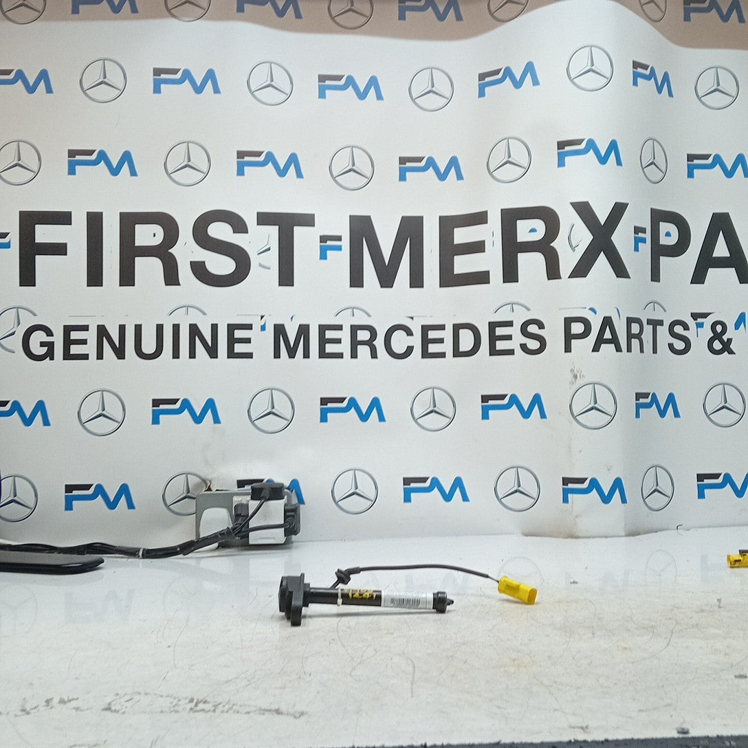 MERCEDES E CLASS W213 BONNET PEDESTRIAN ACTUATOR A2139062201 2017 FM001441