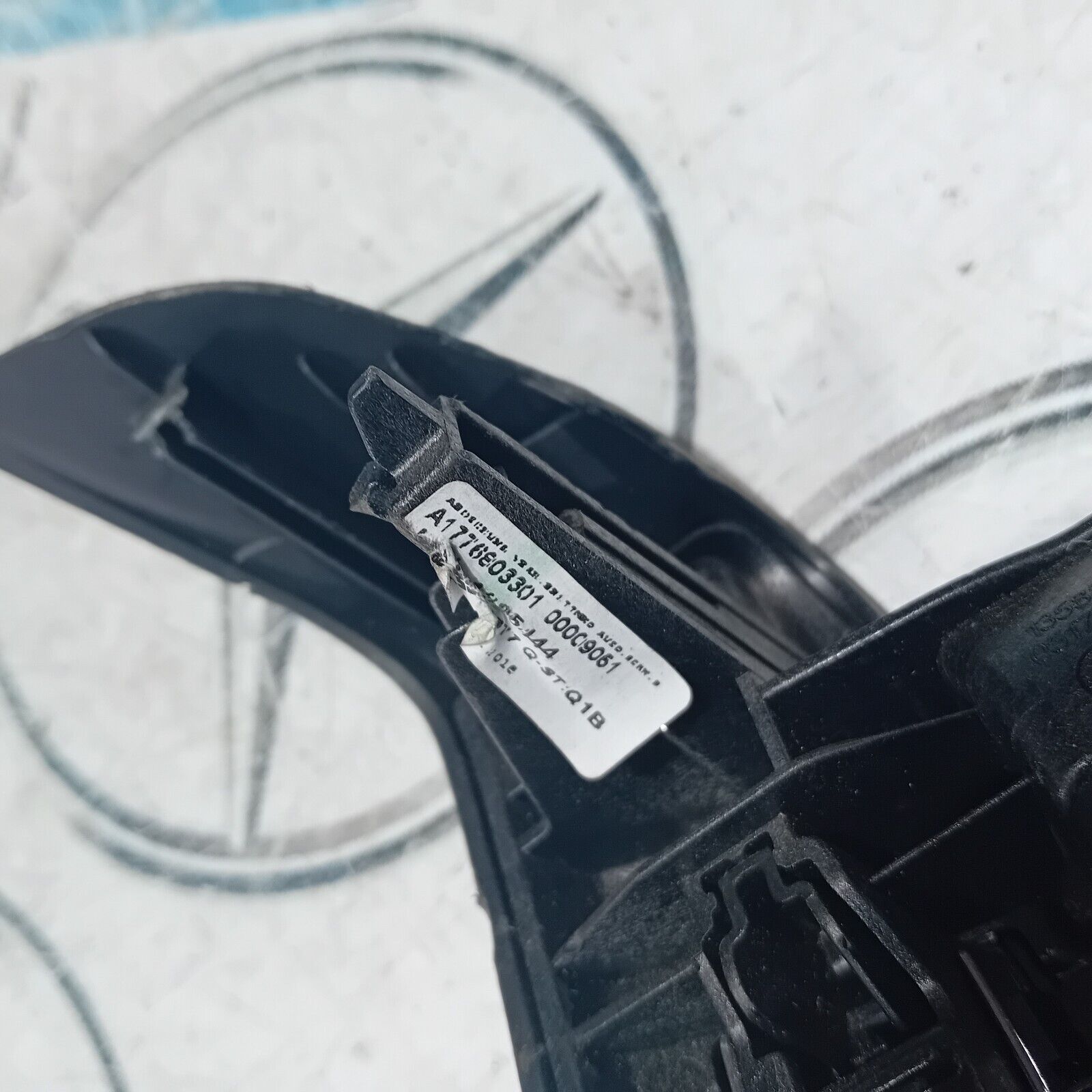 MERCEDES A CLASS W177 CENTER CONSOLE HANDLE A1776803301   2018