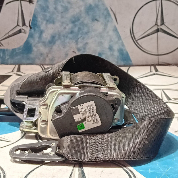 MERCEDES BENZ W205 C CLASS 4 DOOR SALOON FRONT SEAT BELT RIGHT SIDE A2058600285