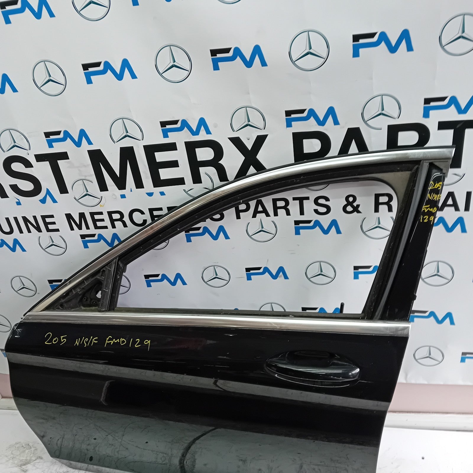 MERCEDES BENZ C-CLASS W205 PASSENGER SIDE FRONT DOOR N/S/F  BLACK FMD129