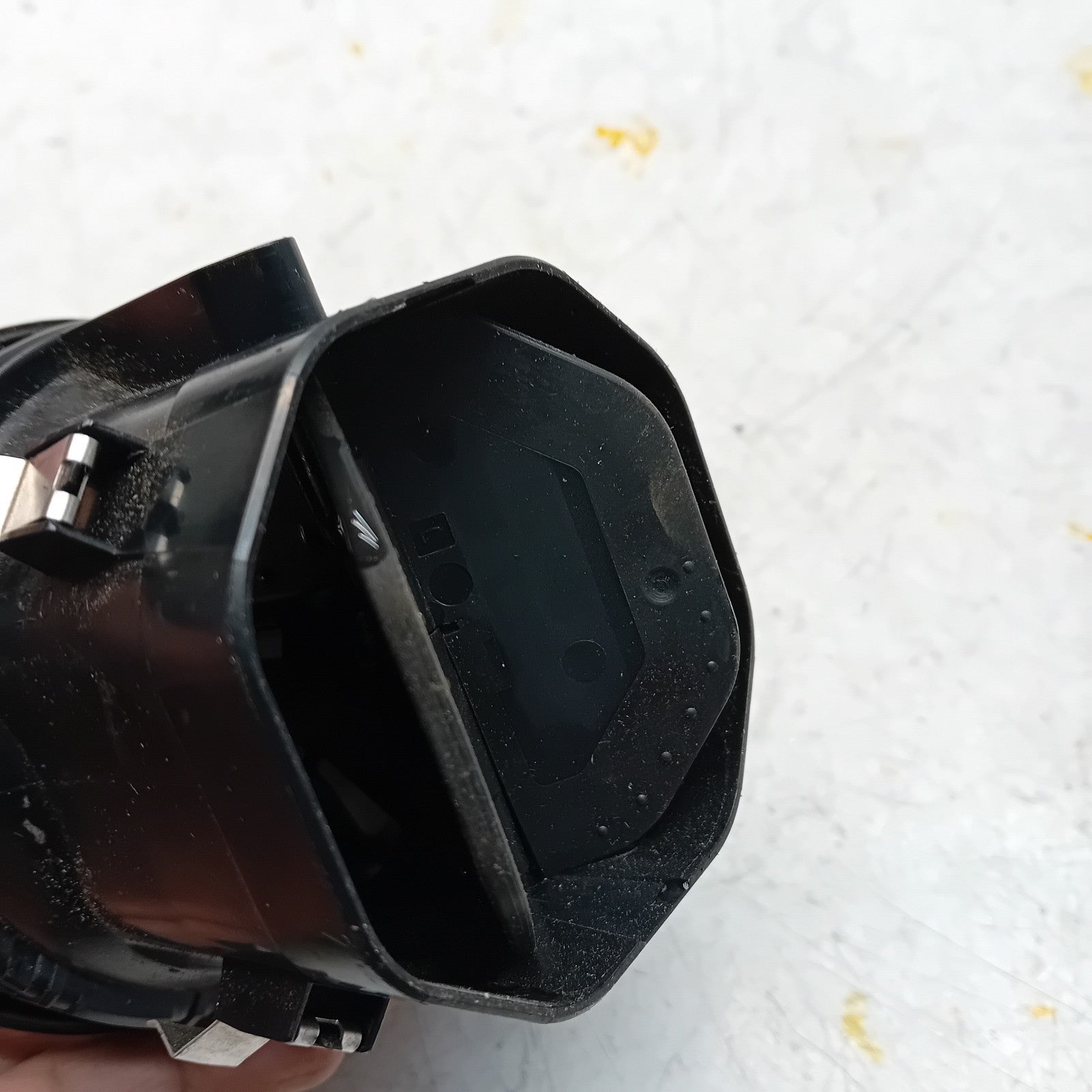 MERCEDES CLA-CLASS W117 DASHBOARD AIR VENT CENTRE SIDE 2015 FM001171