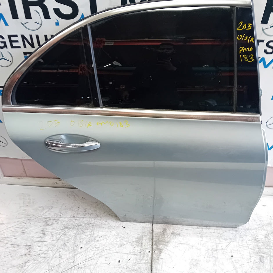 MERDEDES C-CLASS W205 DRIVER SIDE REAR DOOR OSR WHITE 2014 ON COMPLETE FMD183