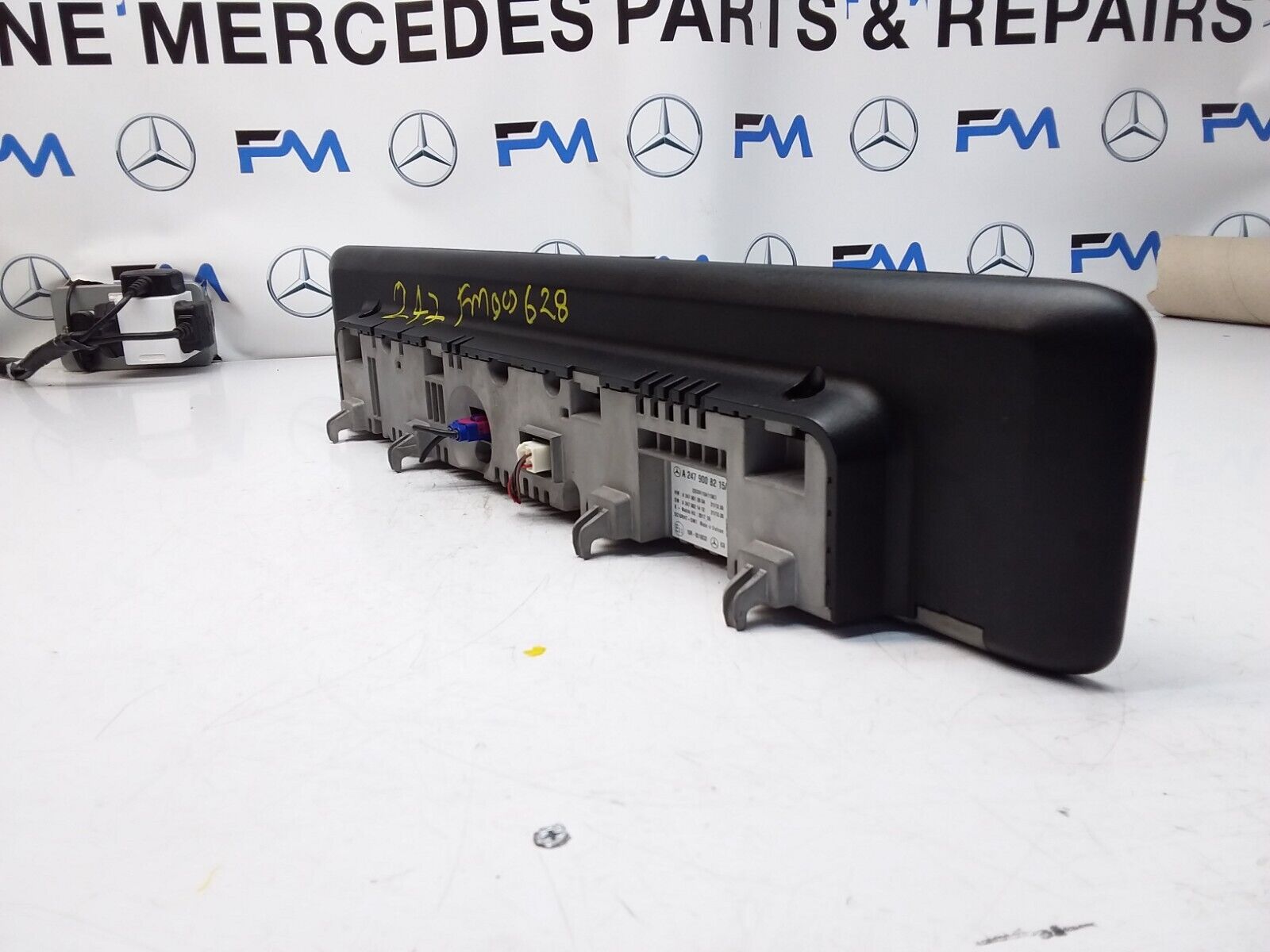 MERCEDES B-CLASS W247 DISPLAY SCREEN INSTRUMENT CLUSTER A2479008215 FM00628