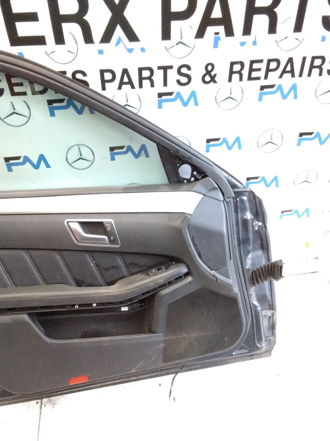 MERCEDES BENZ  E-CLASS W212 PASSENGER SIDE FRONT DOOR N/S/F COMPLETE GREY FMD98