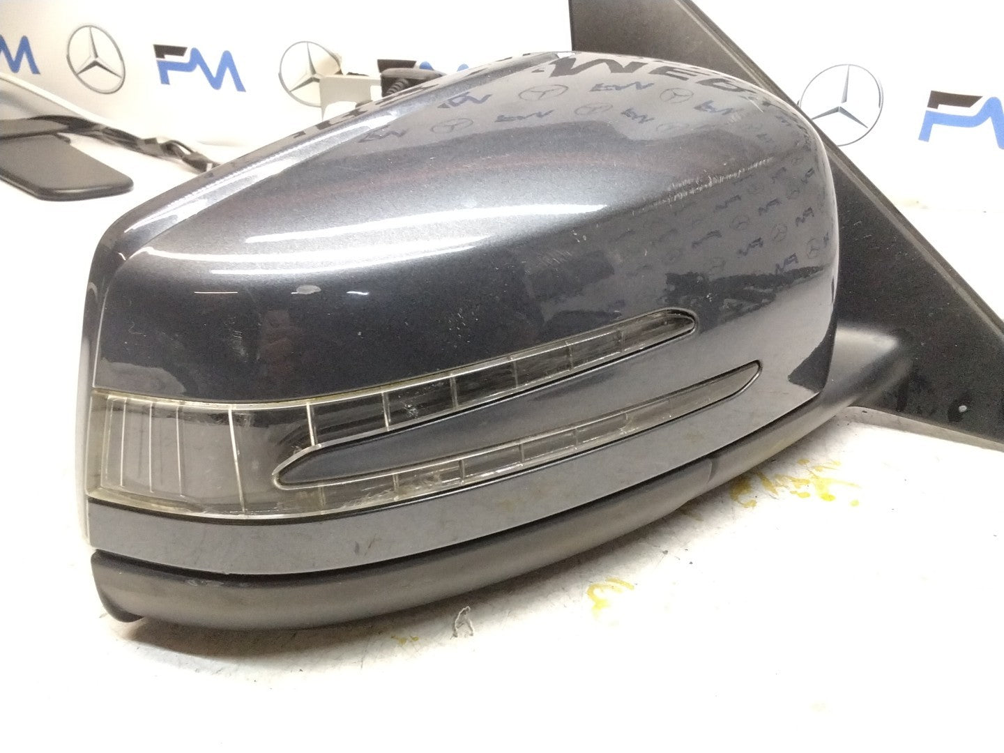 MERCEDES C-CLASS  W204 DRIVER SIDE WING MIRROR A2048107293 GREY FMM22