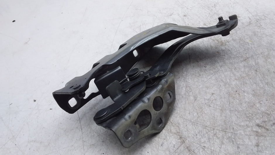MERCEDES BENZ GLC W253 DRIVER SIDE BONNET HINGE A2538800228 FMR425