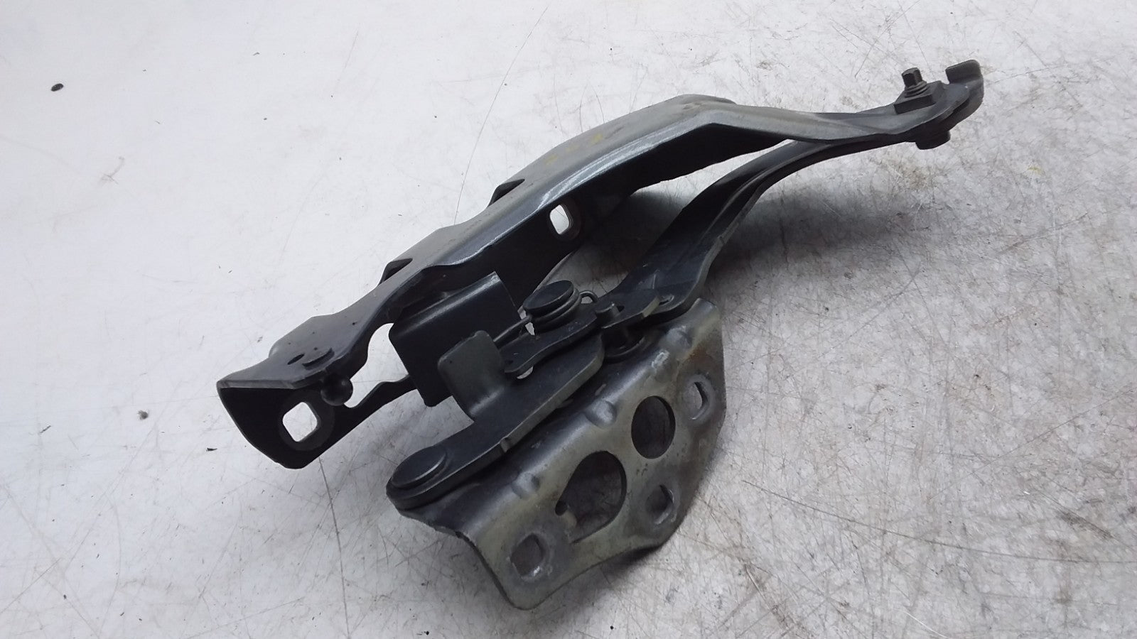 MERCEDES BENZ GLC W253 DRIVER SIDE BONNET HINGE A2538800228 FMR425