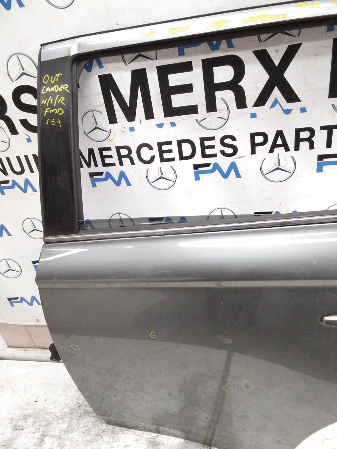 MITSUBISHI OUTLANDER PASSENGER REAR DOOR NSR GREY  FMD564